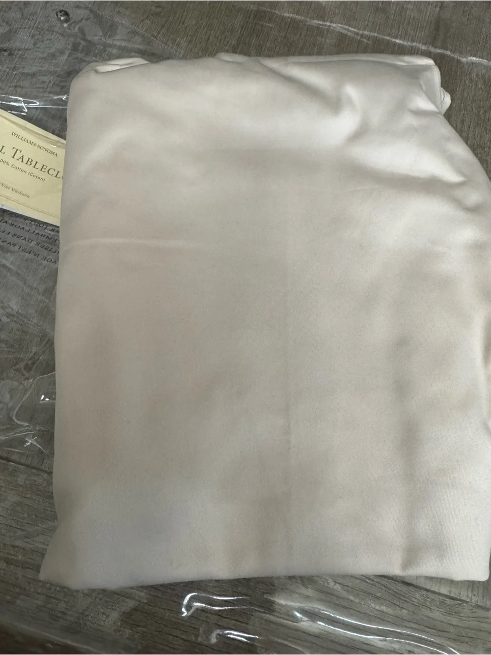Williams-Sonoma Hotel round Tablecloth NEW